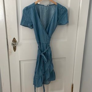 GAP Extra Small Blue Criss Cross Wrap Dress. $45